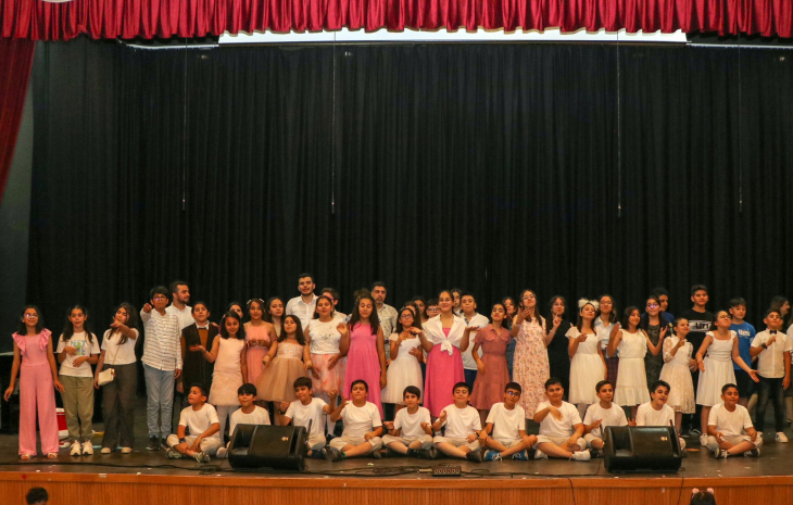 Siirt Valisi Kemal Kızılkaya, Müzikal Masal Gecesi'nde Öğrencilerin Performansını Beğeniyle İzledi
