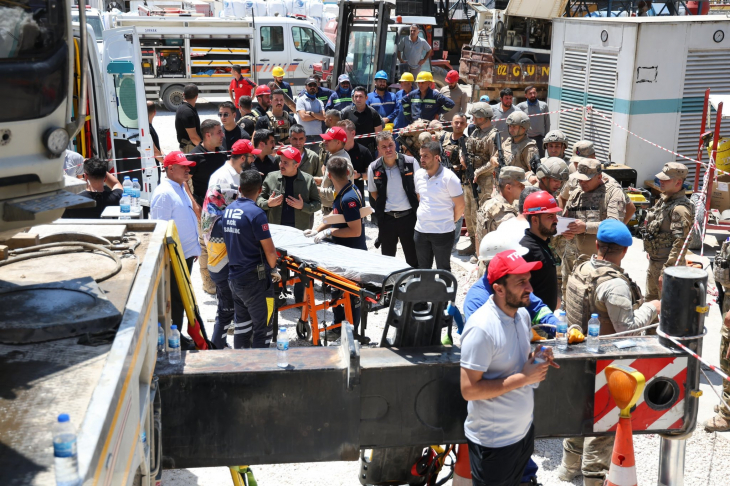 Şırnak Gabar Dağında Petrol Sondaj Kulesi Devrildi: Kurtarma Çalışmaları Devam Ediyor