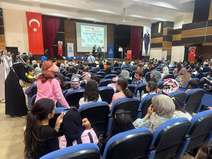 Siirt'li  Minikler Müftülüğün 100. Yıl Şenliklerinde Buluştu