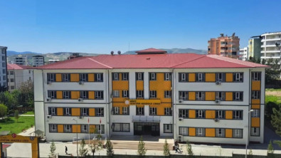 Siirt Atatürk Anadolu Lisesi YKS'de Parlıyor: Öğrencilerden Etkileyici Başarı!