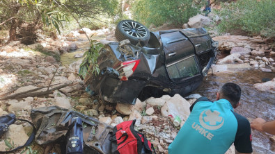 Siirt'te Aracıyla 200 Metre Şarampolden Uçan Sürücü Hayatını Kaybetti