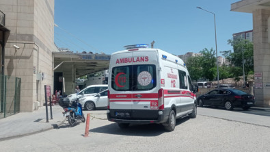 Siirt'te Pat Pat İle Şarampole Devrilen Sürücü Ağır Yaralandı