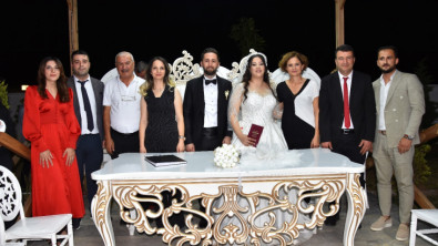 Siirt'te, Siyasetin ve Bürokrasinin Ağır Topları Bilek ve Nas Ailesinin Düğününde Bir Araya Geldi